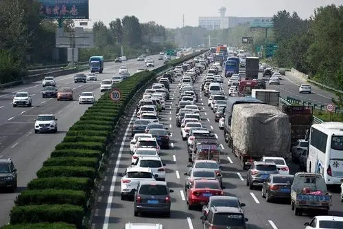 为什么高速公路会堵车?堵车的原因都有哪些?