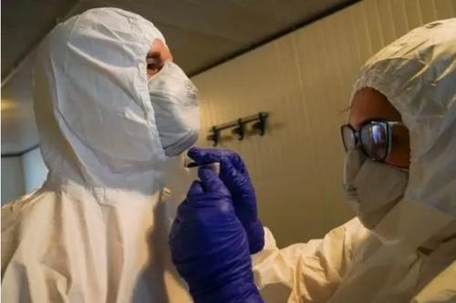 一家9口飞上海全部确诊新冠,后续该如何处理这件事情?