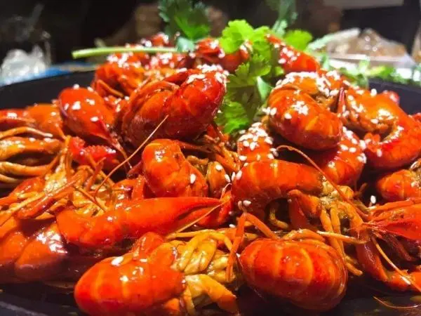 死亡了2小时以上的小龙虾,吃的话会不会中毒?