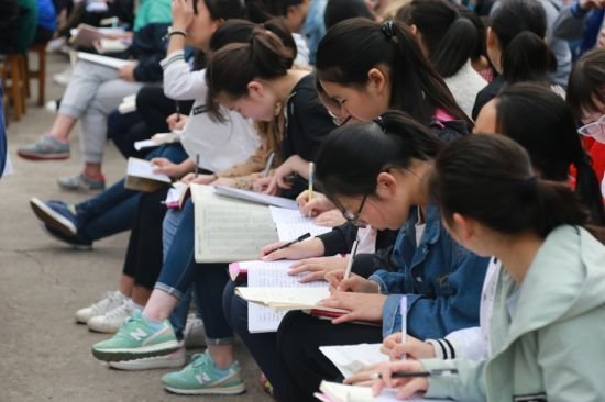 如何评价学生向班主任索赔?