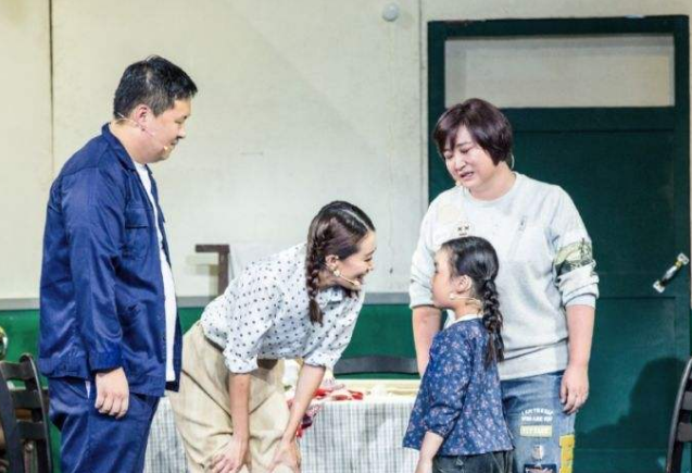 张小斐成20亿票房女主,这会让她的事业更上一层楼吗?