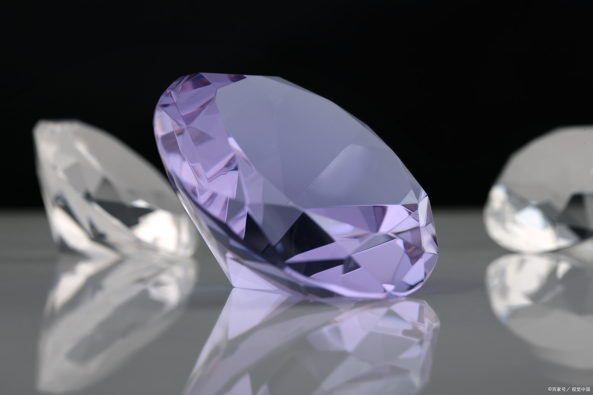 裸钻加工戒托的价格跟哪些因素有关呢?