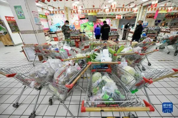 多地居民正在购买应急储备物资,他们为什么要购买这些物资?