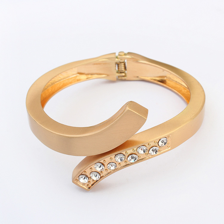 镀金手镯在哪买,价格大概在多少?