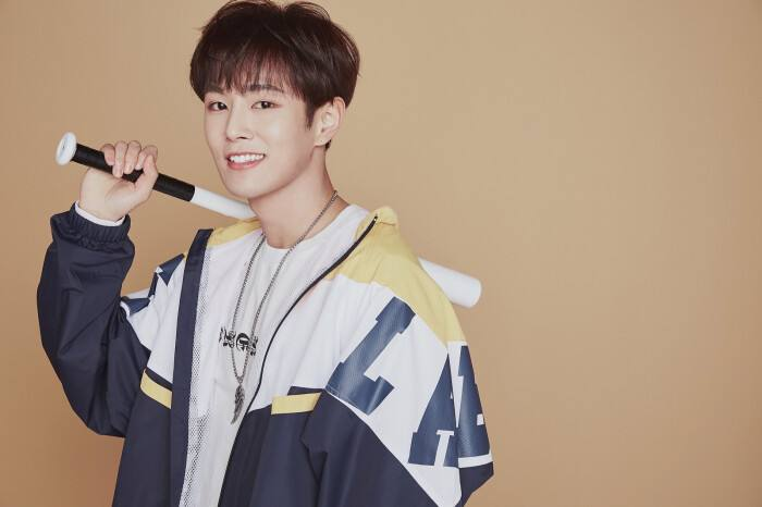 李汶翰澄清玩手机让人等,为什么他总是被黑?