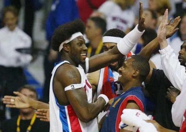 曾能硬抗奥尼尔姚明的本·华莱士,近况如何?