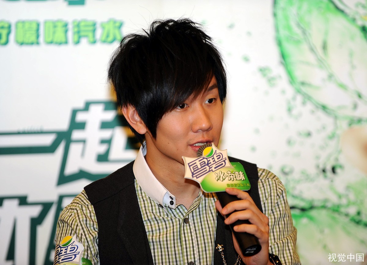 林俊杰的团队告豆瓣的账号了，你更支持哪一方？