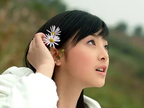 张含韵、佟梦实恋情疑似曝光,他们之间是如何相识的?