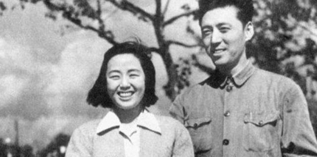 98岁秦怡面容憔悴靠点滴维生,她经历了啥?