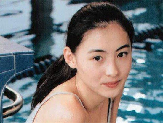 张柏芝谈离异女性标签,称离婚后幸福没变少,她的三观有多正?