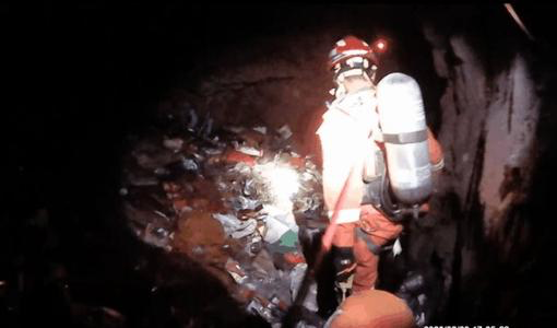 男子坠入深坑四天三夜奇迹生还,开口就是我没钱,啥意思?