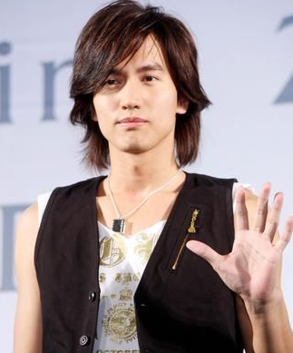 言承旭的背景曝光,和林志玲老公天差地别,难怪林志玲不要他,他有何背景?