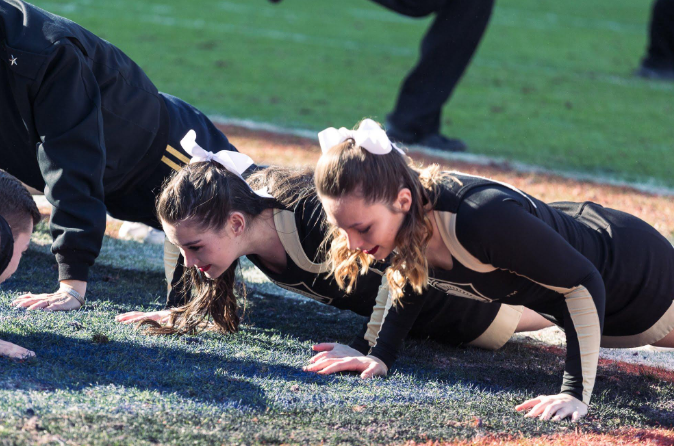 美国年轻人不愿意上班,因此各大企业被迫加薪,年轻人为何如此堕落?