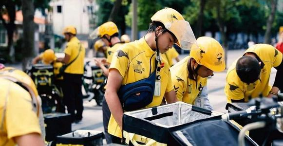 央视如何评副处长体验送外卖累瘫街头?