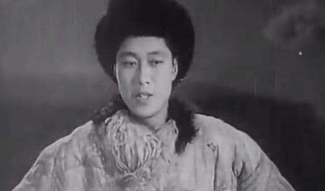 98岁秦怡面容憔悴靠点滴维生,她经历了啥?