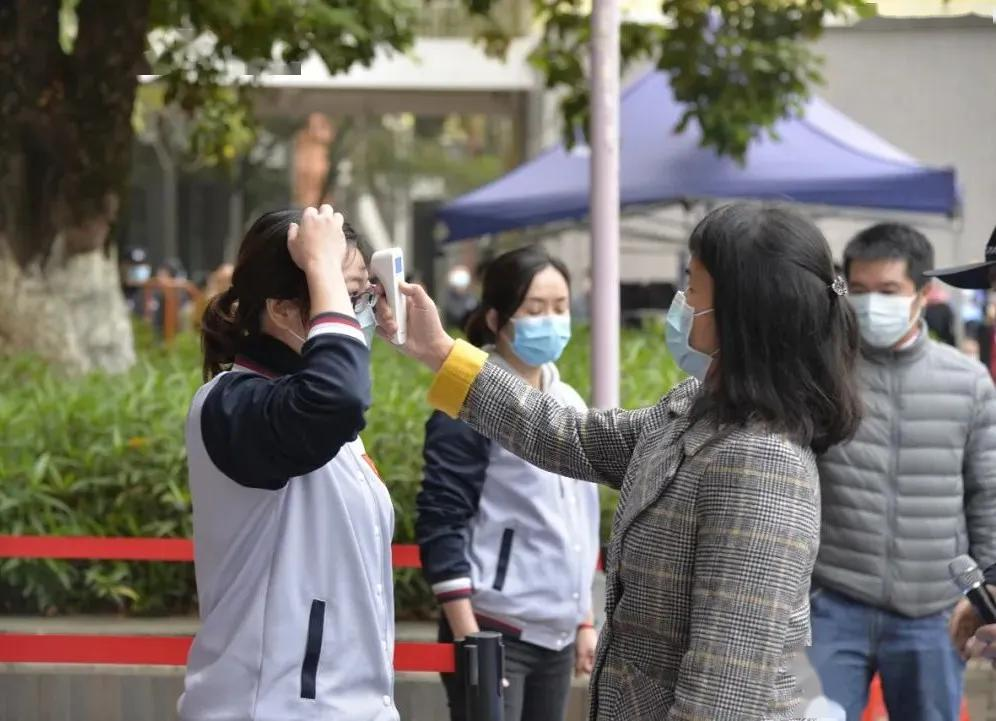 西安男生请假去甘肃拍神舟十三,健康码变黄被隔离,当事人对此有何表示?