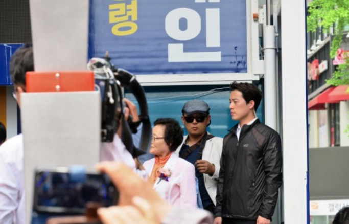 韩国总统保镖爆红原因是什么?