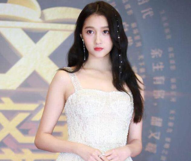 为何关晓彤被评论路人缘太差了?