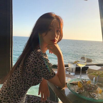 虞书欣自曝吃火锅想插队,结果惨遭拒绝,网友对此有何表示?