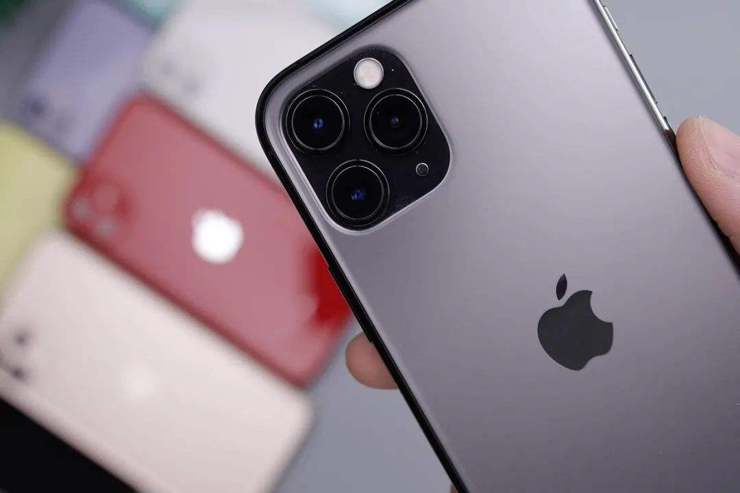 如何看待法国iPhone12有耳机这件事?