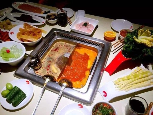 海底捞宣布关店约300家,背后的原因是什么?