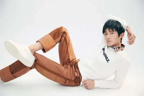 张含韵、佟梦实恋情疑似曝光,他们之间是如何相识的?