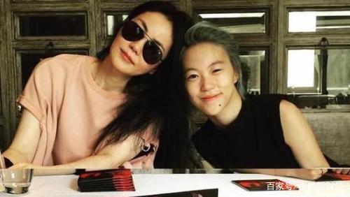 王菲和窦靖童罕见同框：“自私”的女人，为何更能成为好母亲呢？