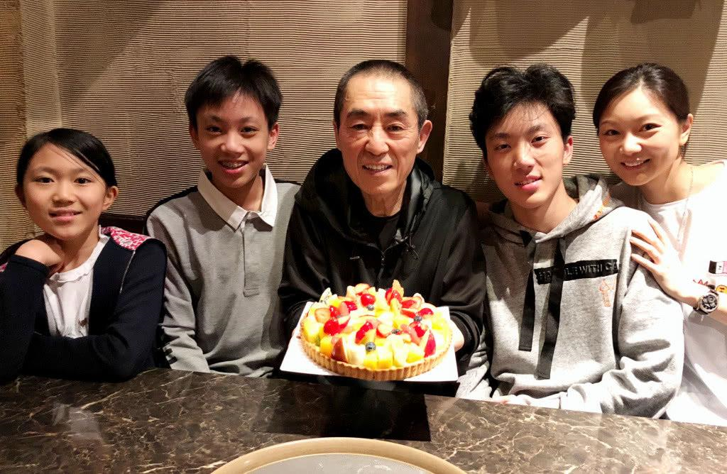 张艺谋妻子晒合照为儿子庆生，张艺谋的妻子是谁？