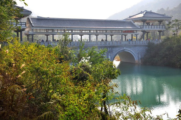 中山市金钟水库附近有什么好吃好玩的地方？