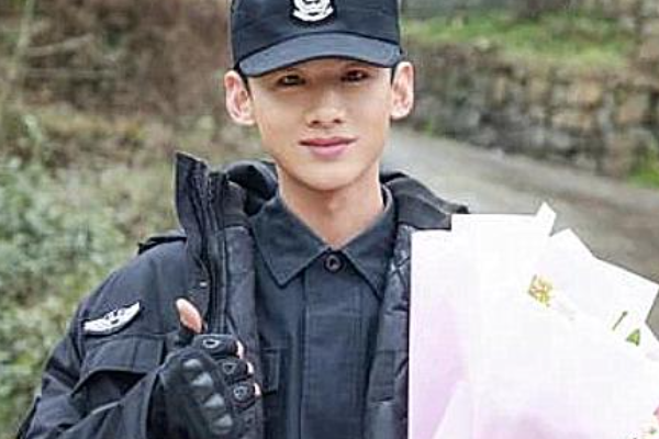 白敬亭让粉丝醒酒,在他身上有哪些喜剧人的特质?