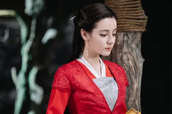 在《三生三世枕上书》中,阿兰若究竟是死于哪一年?