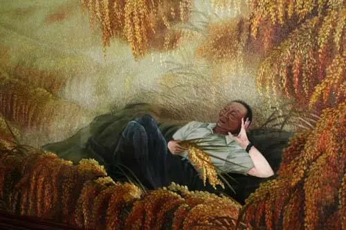 用泥塑致敬袁隆平,你觉得这位大叔做的泥塑怎么样?