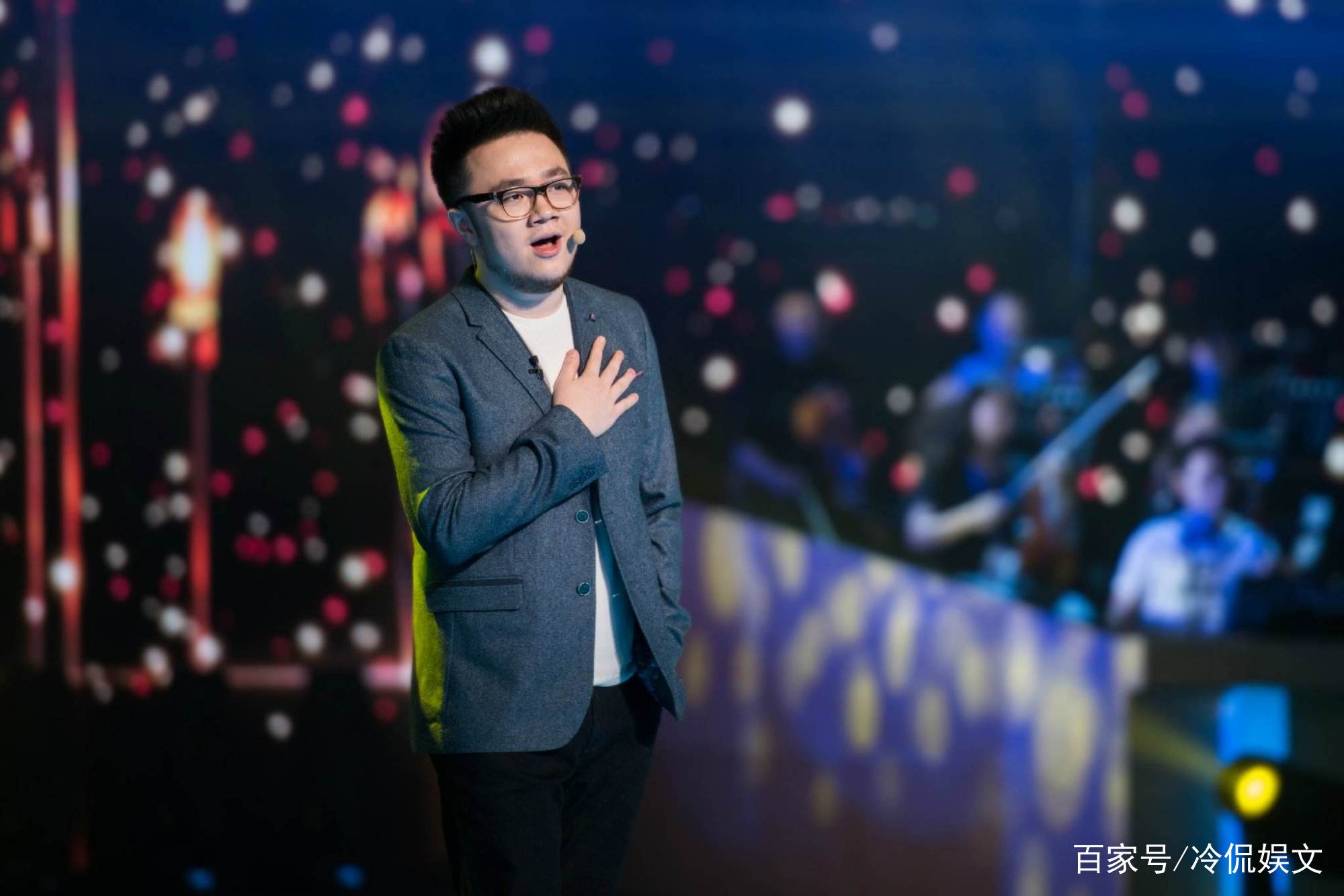 英达引以为傲的百万年薪小儿子,真比不上被分手的巴图,这是为何?