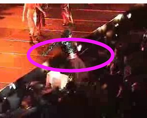 周杰伦演唱会在哪里摔倒？