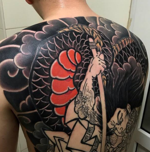 为什么史进的绰号叫“九纹龙”,是因为在身上纹了条龙吗?