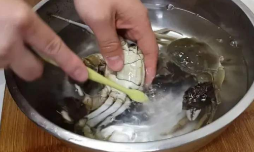 螃蟹怎么洗