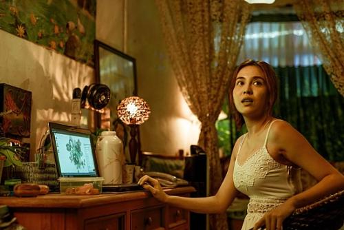 西谎极落阿丽谁演的