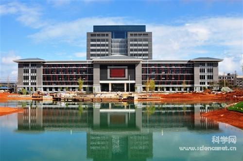 云南师范大学图书馆的介绍