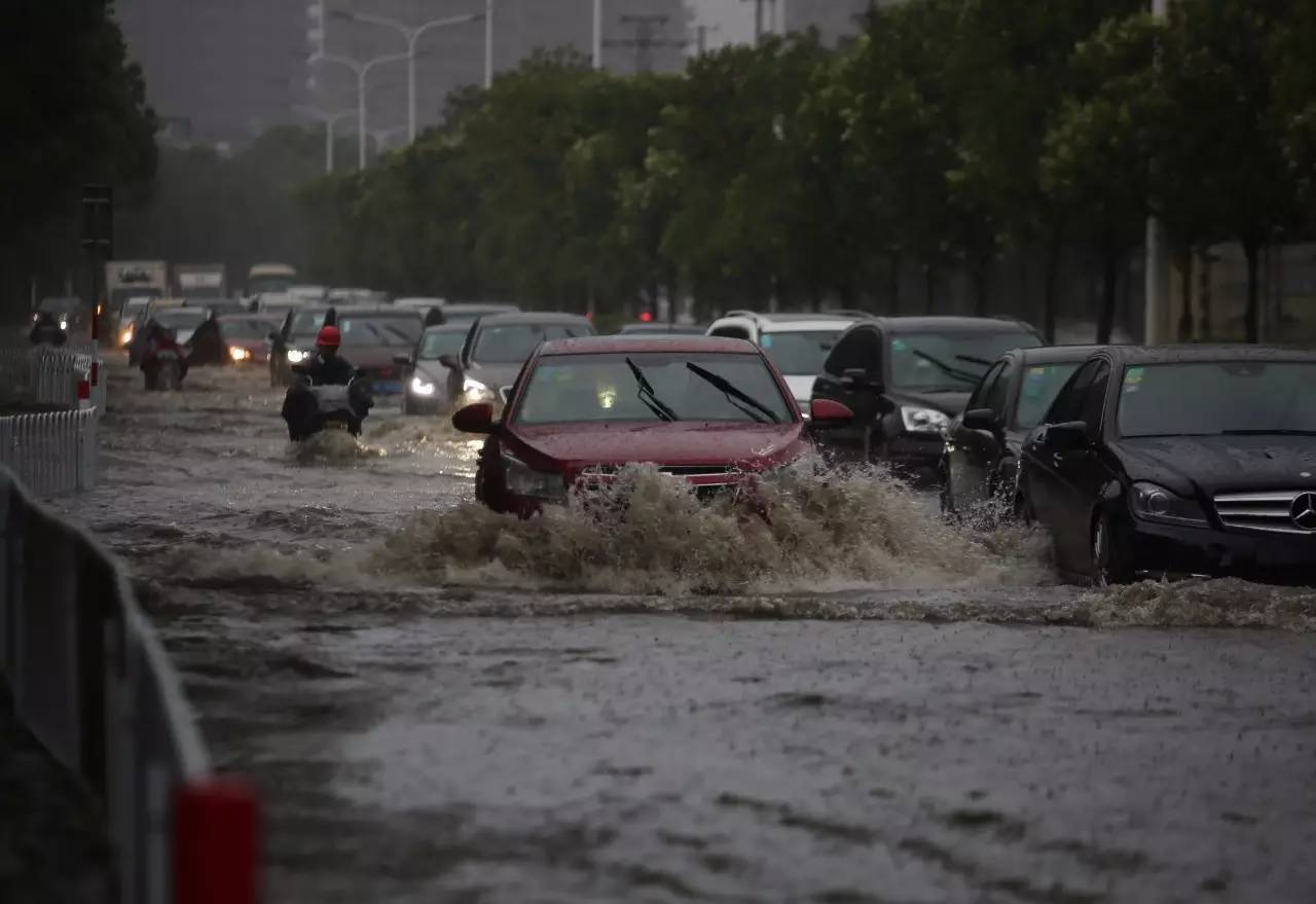 气象专家解读山西暴雨，山西此次强降雨有多大？为何10月突然下暴雨？