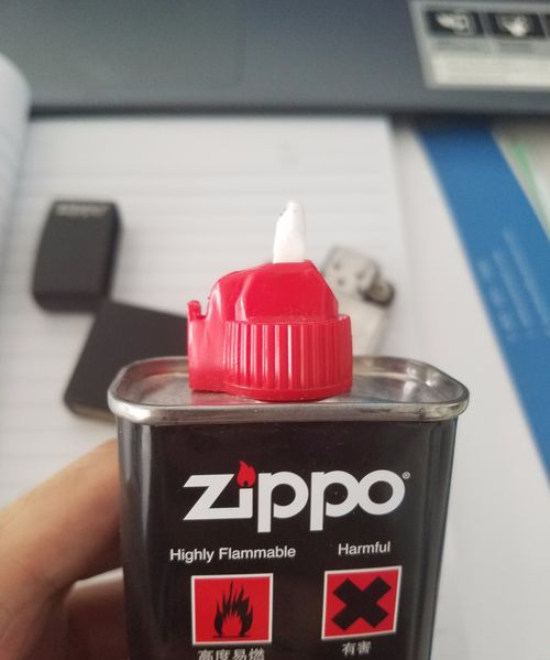 新买的ZIPPO打火机怎么用?