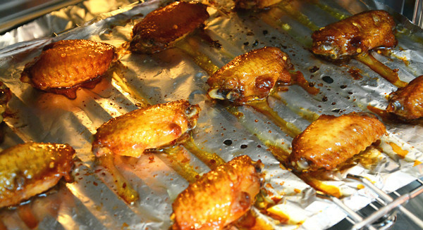 用烤箱烤鸡翅需要多高温度和多长时间？