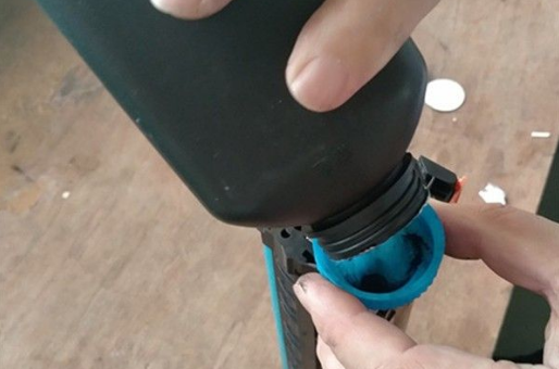 硒鼓怎样加碳粉