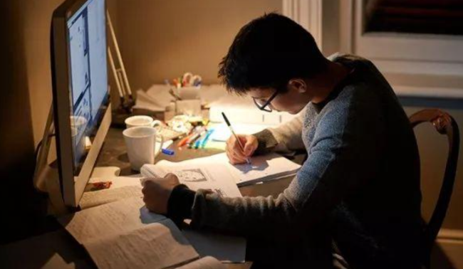 when和while的区别是什么？