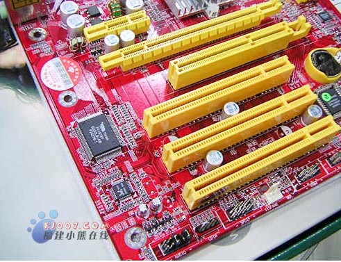 什么叫AGP接口？是什么样子的？ ？【电脑常识问题】