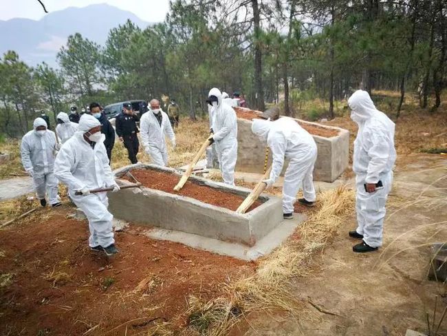 贵州一村民葬后遗体被抢，镇长称是违规土葬，事实的真相究竟是什么？