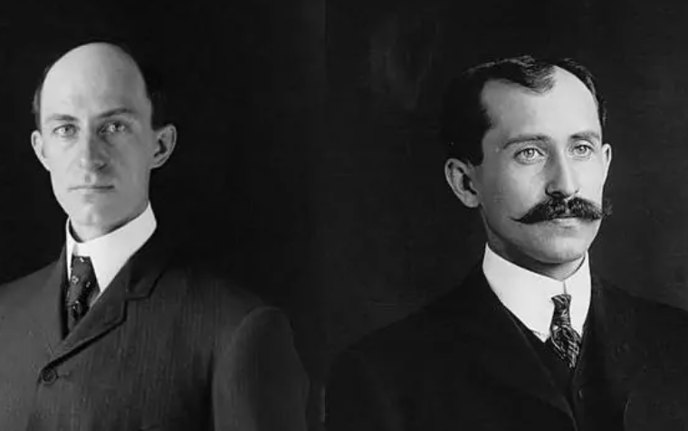 莱特兄弟是根据什么发明飞机的？