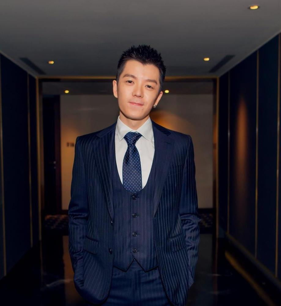 王硕鑫回应恋情：艺人私事，并不清楚，为何网友却并不买账？