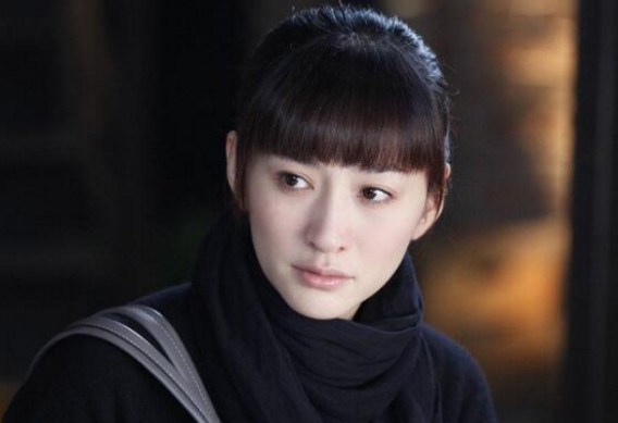 应采儿跟李小冉是什么关系？