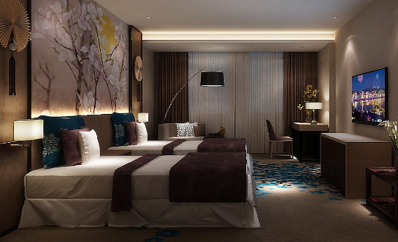 青岛一女子强行入住酒店后又要全额退款，酒店对此是如何回应的？