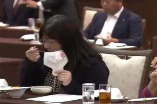 日本发明手持口罩，这种口罩有何用处？